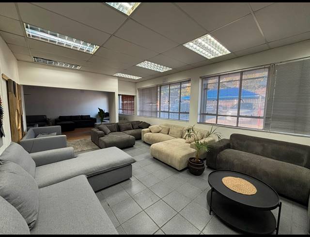 2,875M² WAREHOUSE TO LET IN PAROW INDUSTRIAL